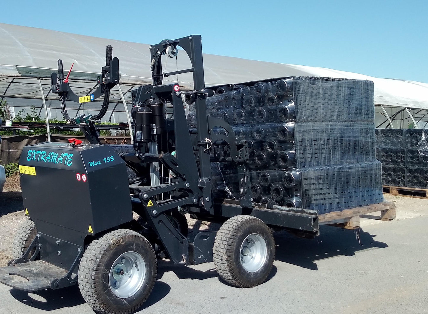 ELECTRIC TROLLEYS FOR TRANSPORT AND CLEANING